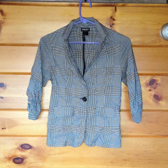 Flirtatious Jackets & Blazers - Elegant Checkered Women's Blazer